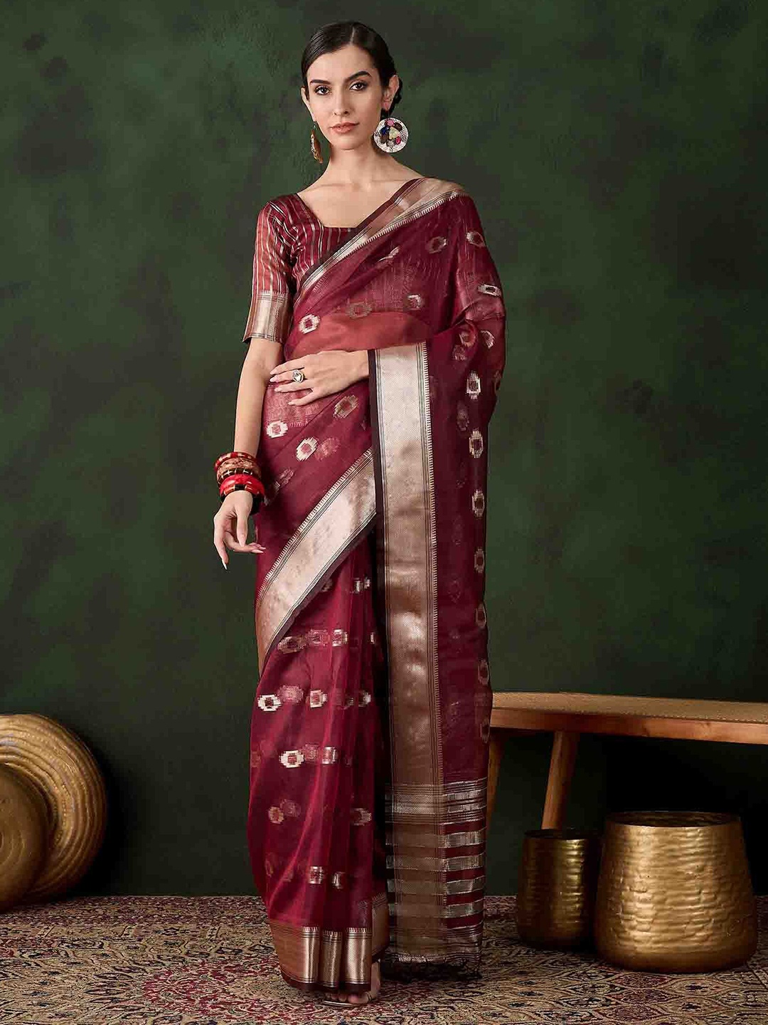 

DIVASTRI Woven Design Zari Kanjeevaram Saree, Maroon