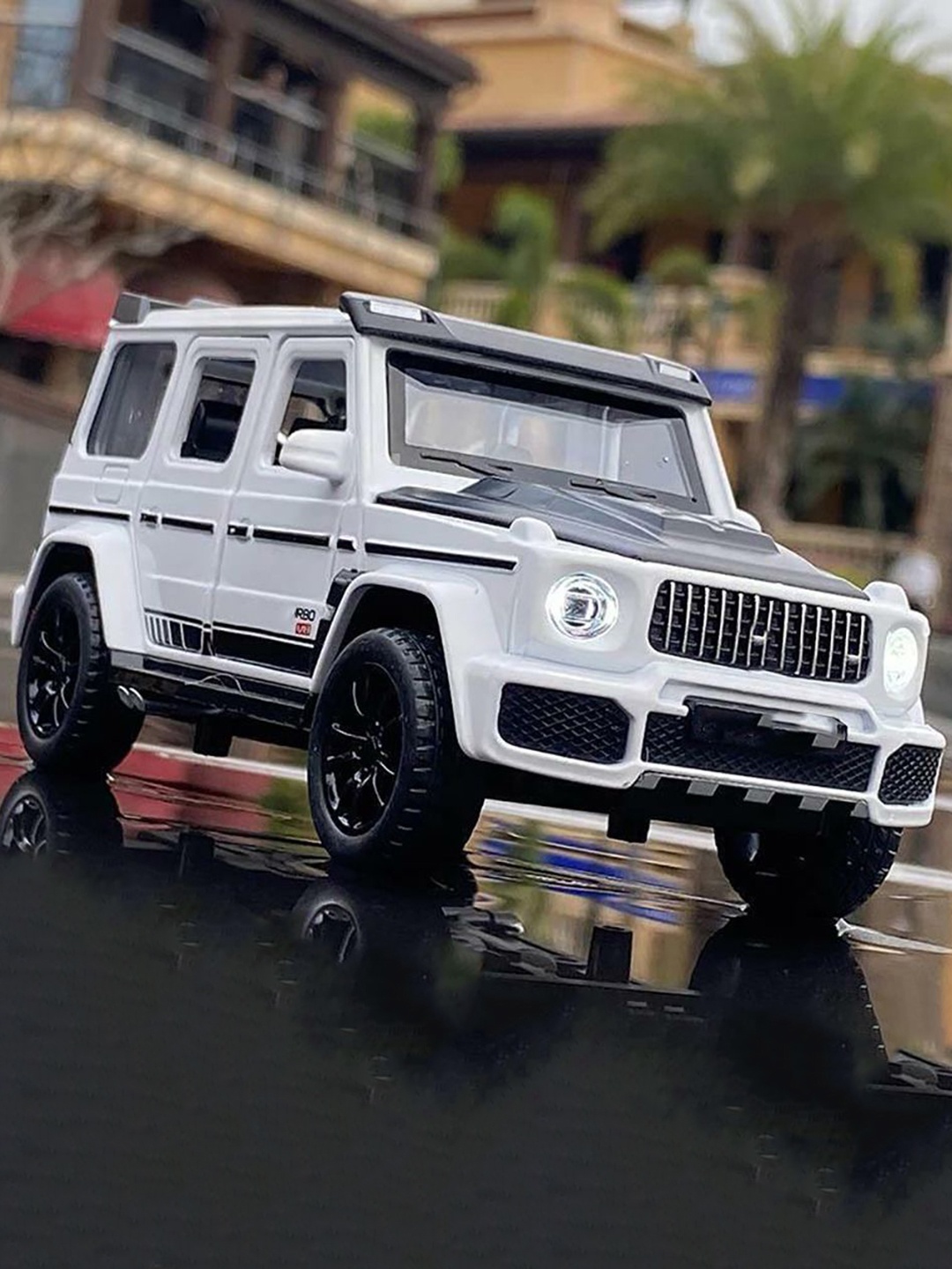 

COELON Kids 1:32 G Wagon Model Car Vehicle, White