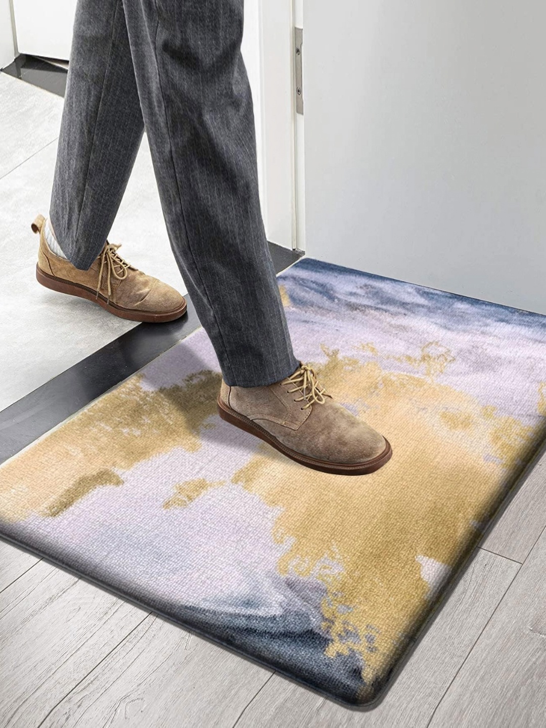 

LUXEHOME INTERNATIONAL White & Blue Abstract Printed Anti-Skid Rubber Doormat