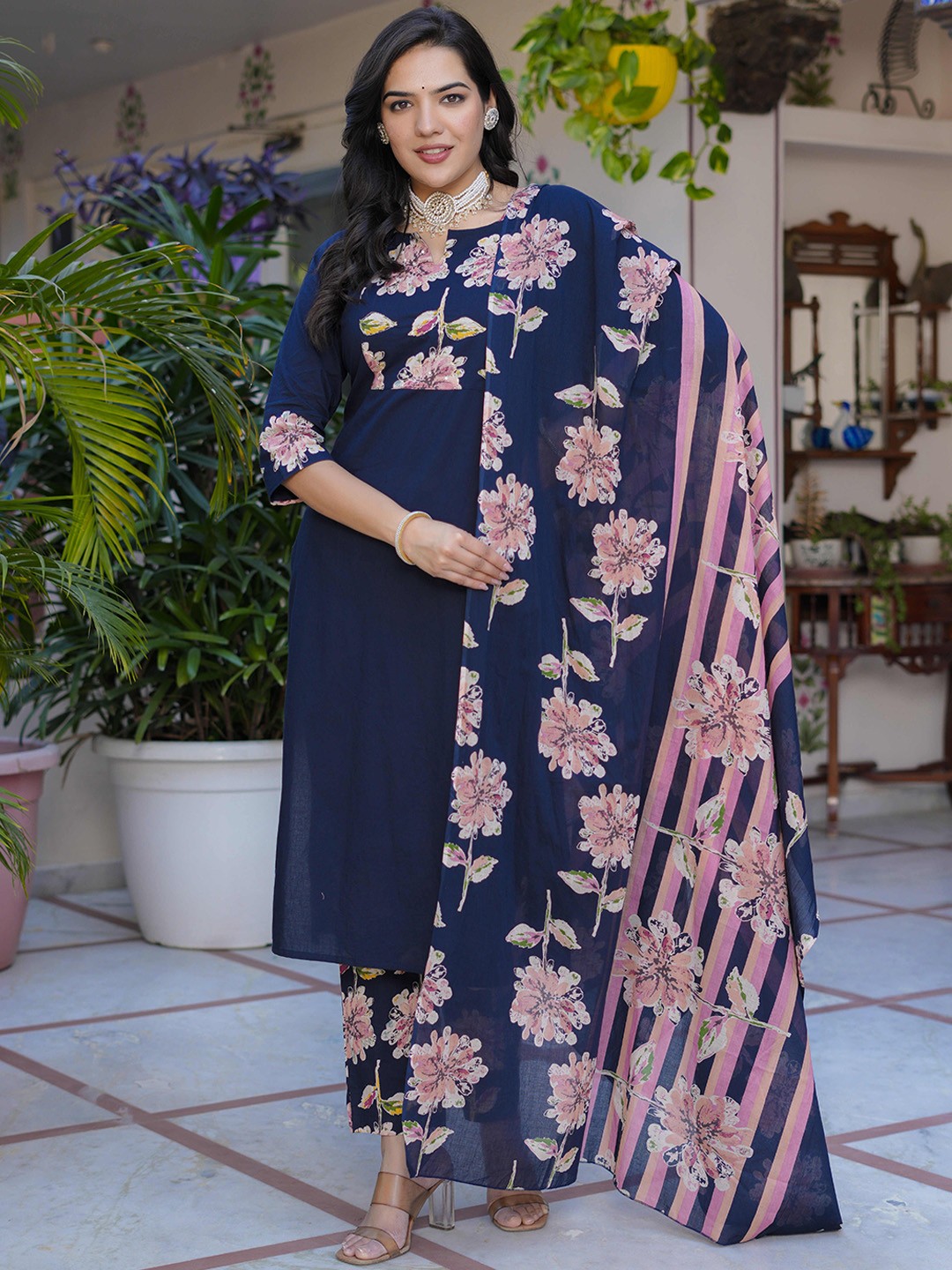 

ZOYOTO Floral Printed Notch Neck Straight Kurta With Trousers & Dupatta, Navy blue
