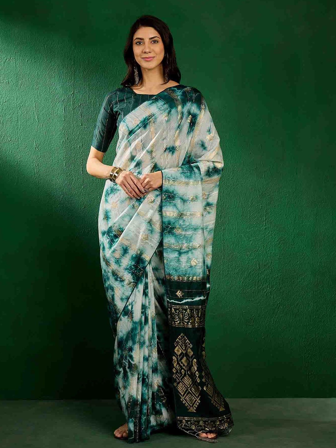

DIVASTRI Tie & Dye Printed Bandhani Saree, Green