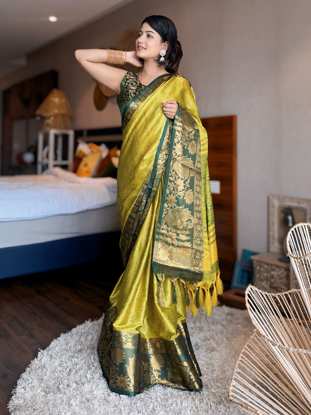 

SILKWEAR Woven Design Zari Silk Cotton Mysore Silk Saree, Yellow