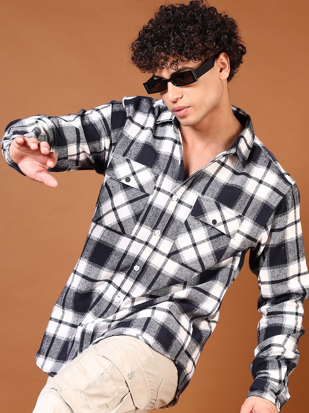 

V-Mart Men Tartan Checks Opaque Checked Casual Shirt, Navy blue