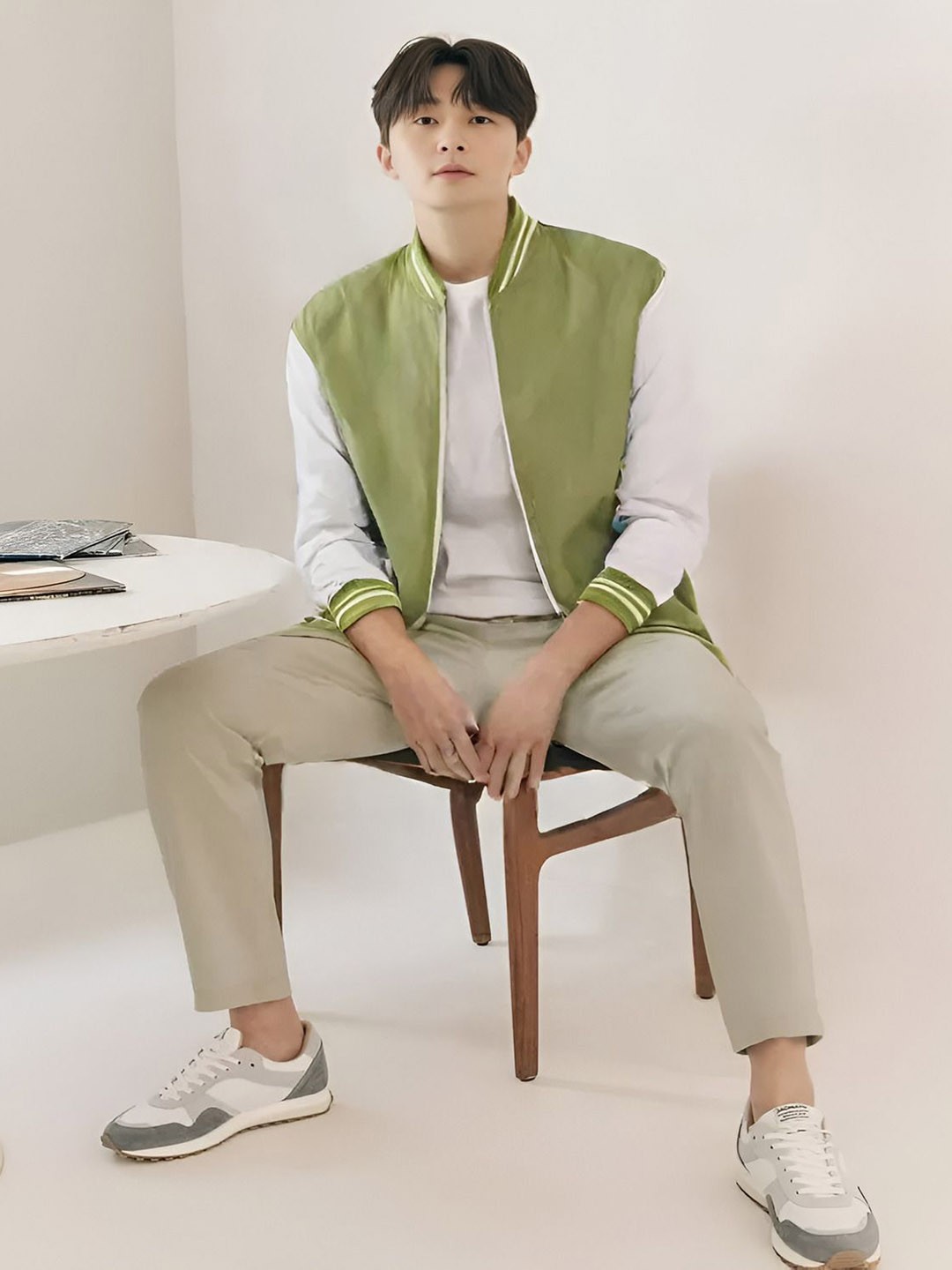 

MAYKR Men Colourblocked Polyester Windcheater Bomber with Embroidered Jacket, Lime green