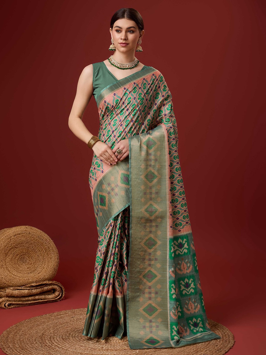 

DIVASTRI Floral Printed Cotton Zari Saree, Peach