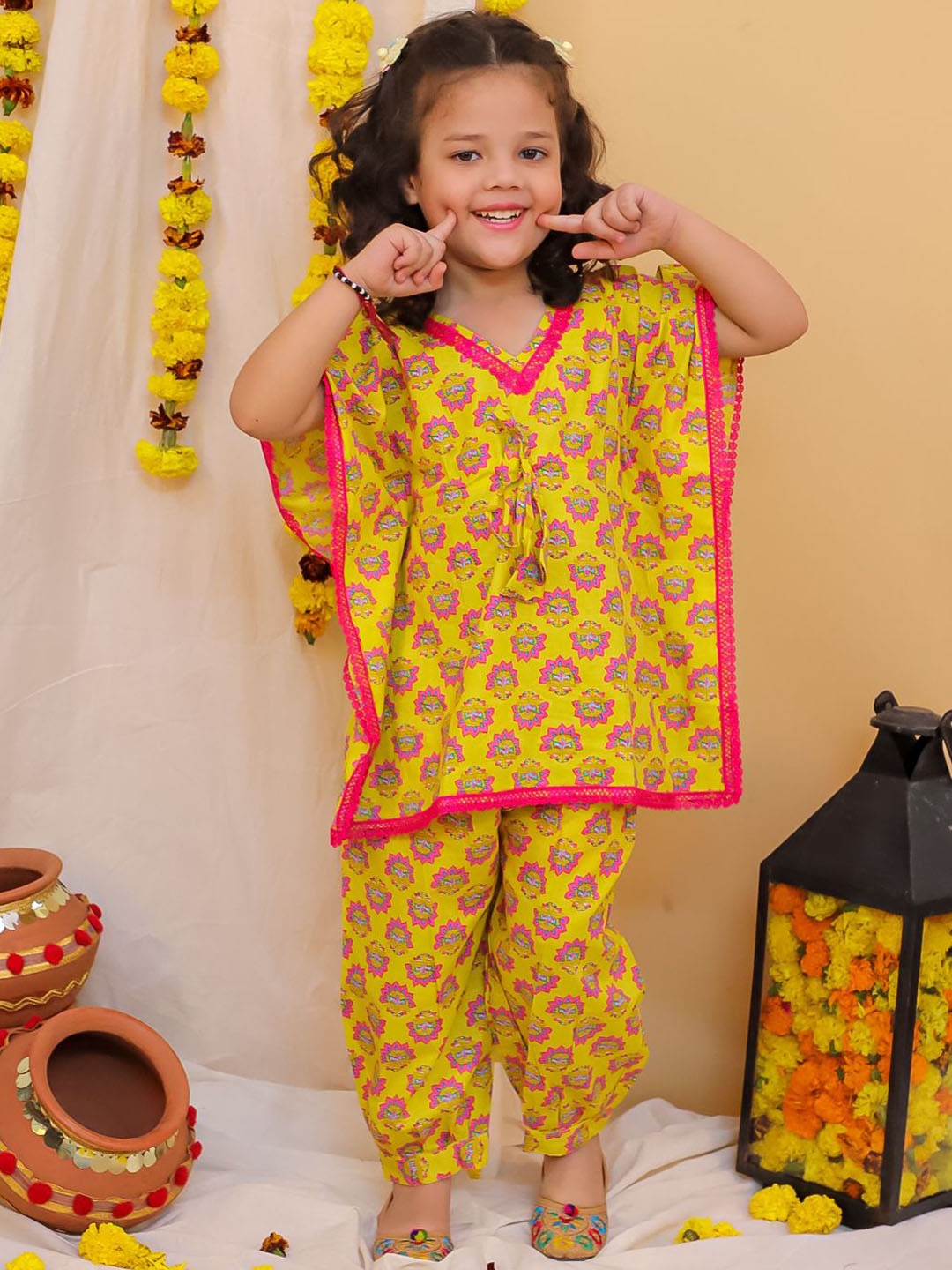 

KID1 Girls Floral Printed V-Neck Pure Cotton Kaftan Kurti With Salwar, Mustard