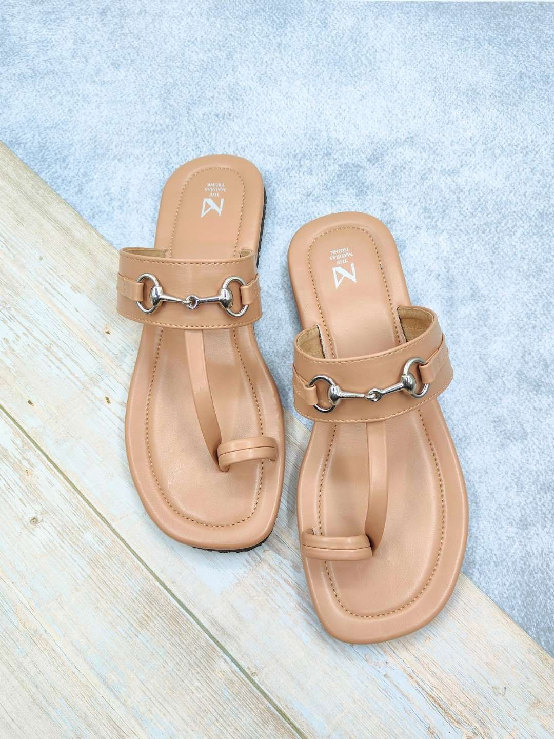 

THE MADRAS TRUNK Men Comfort Sandals, Tan