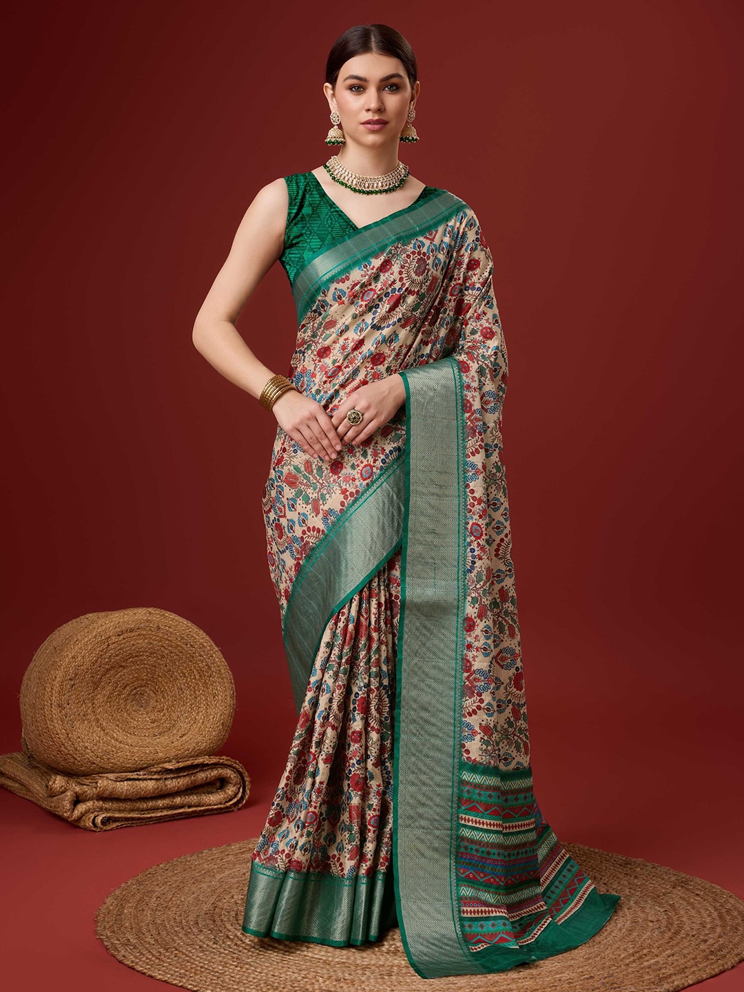 

DIVASTRI Floral Printed Zari Saree, Beige
