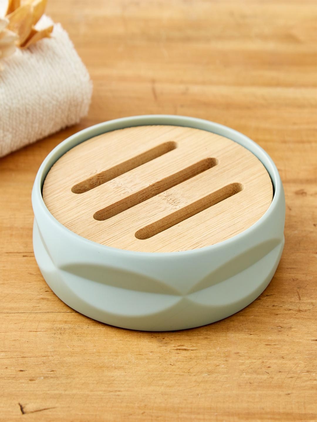 

Home Centre Green & Beige Textured Plastic Soap Dish