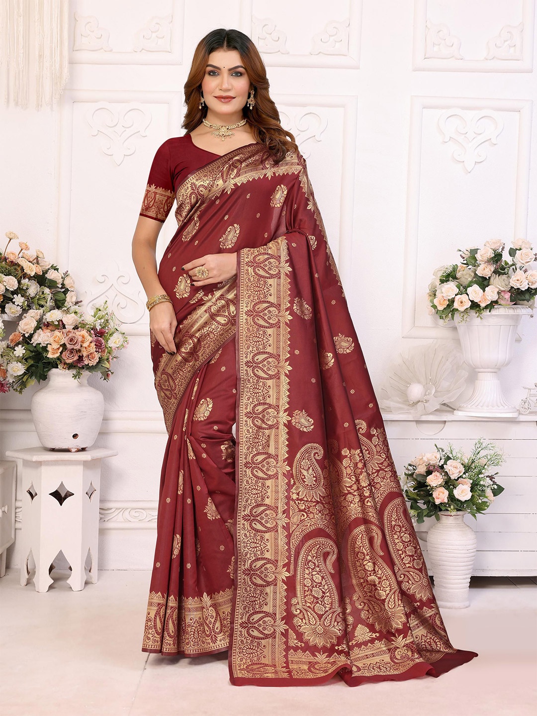 

WEAREZEE Woven Design Silk Blend Designer Saree, Maroon