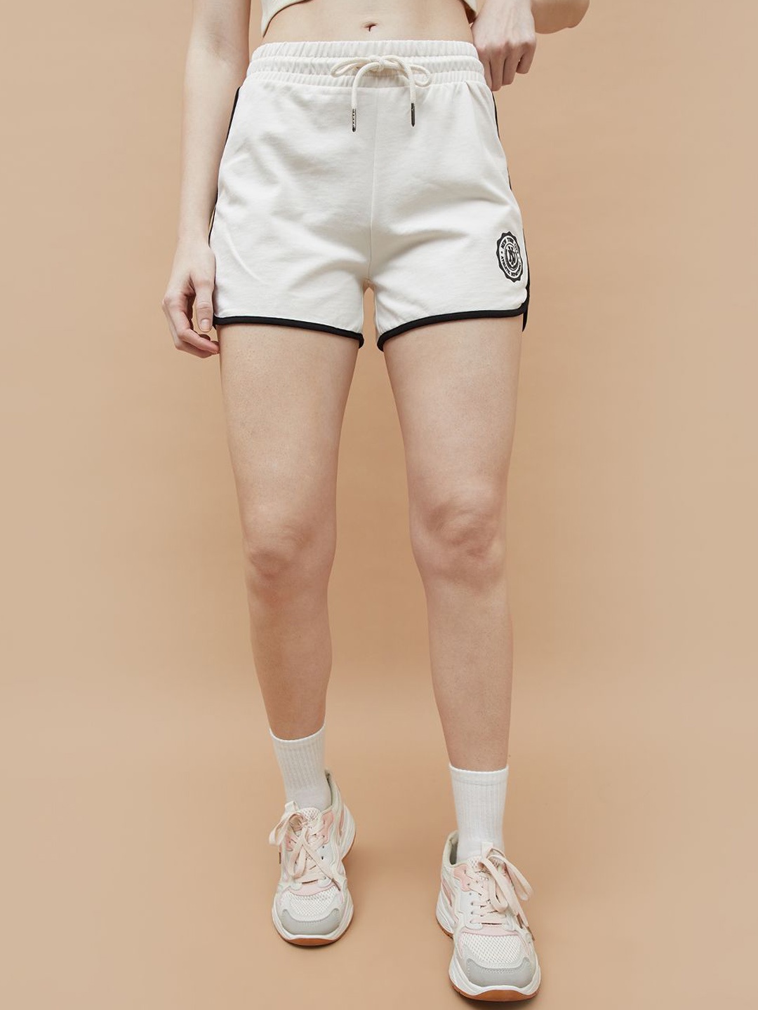 

Kappa Women Printed Slim Fit Shorts, Off white