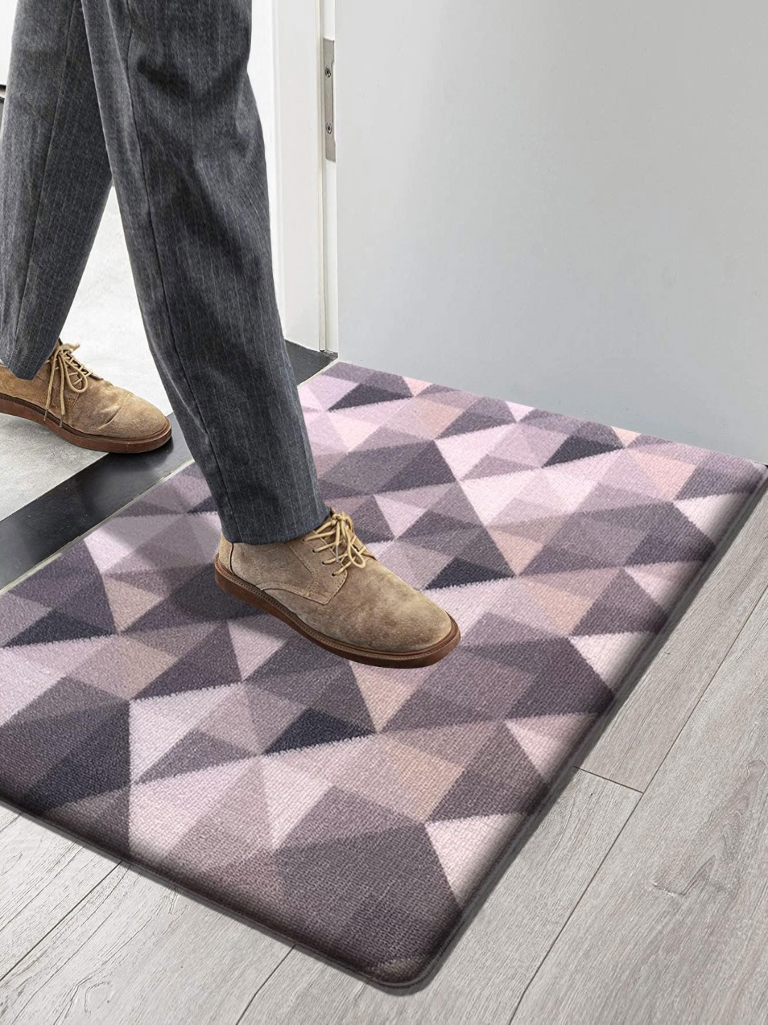 

LUXEHOME INTERNATIONAL White & Grey Geometric Printed Anti-Skid Doormat