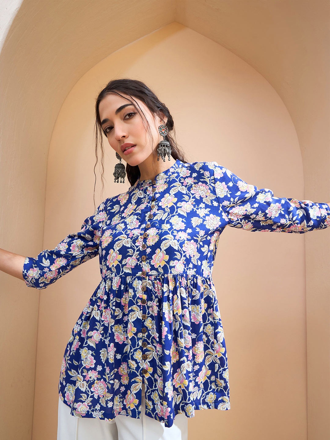 

Shae by SASSAFRAS Floral Printed Pleated Kurti, Blue