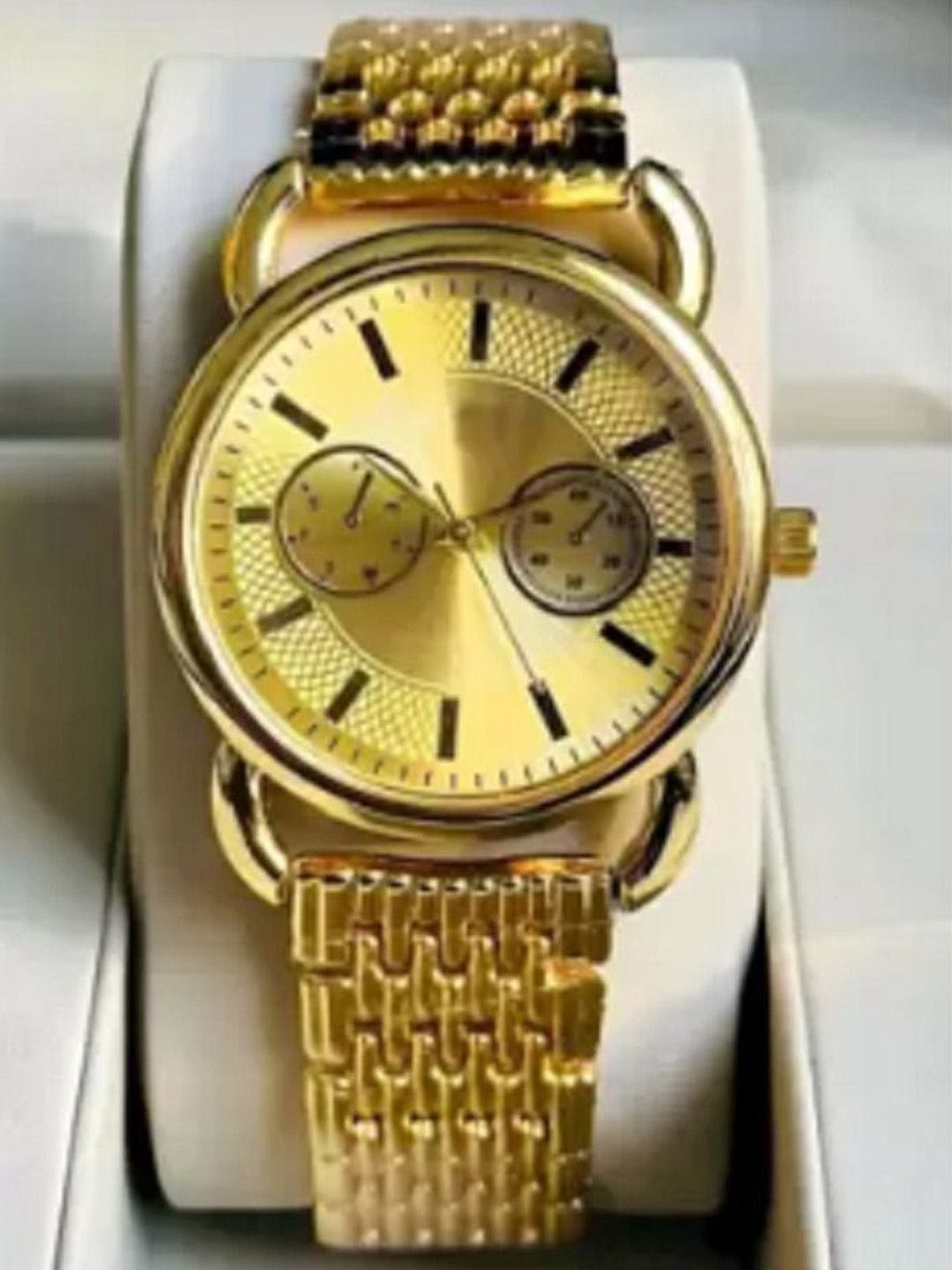 

Miss Perfect Women Dial & Textured Straps Analogue Watch A5, Gold