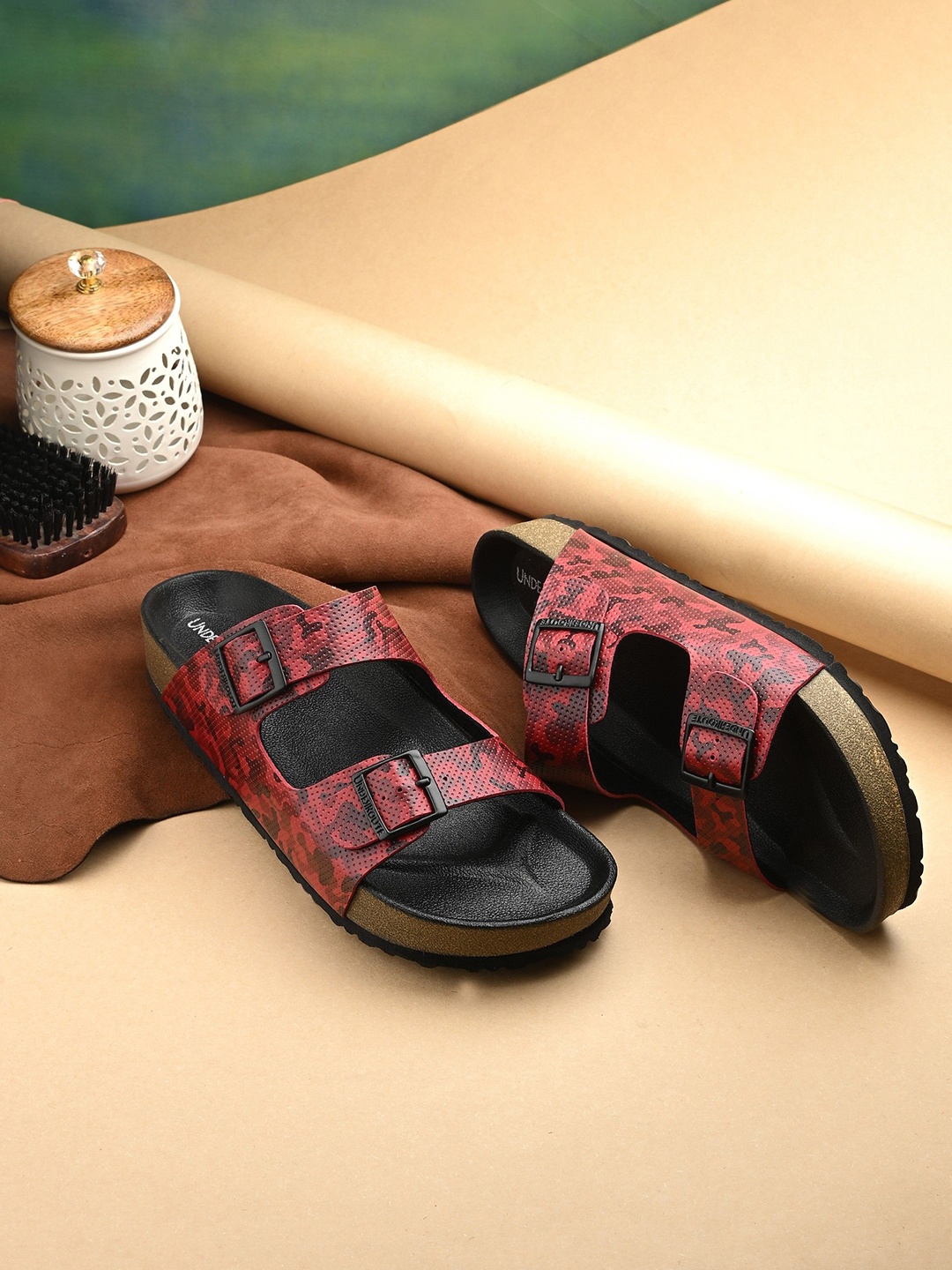 

UNDERROUTE Men Comfort Sandals, Red