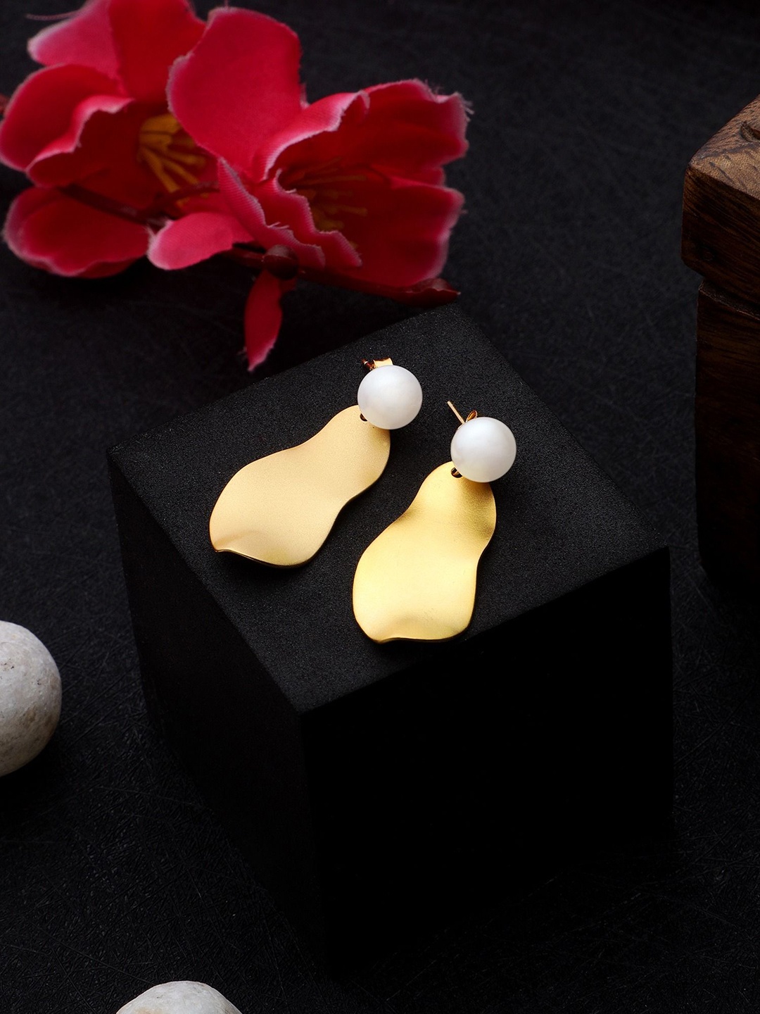 

DIAVO 925 Sterling Silver Rose Gold-Plated Pearls Beaded Contemporary Shaped Drop Earrings, Copper