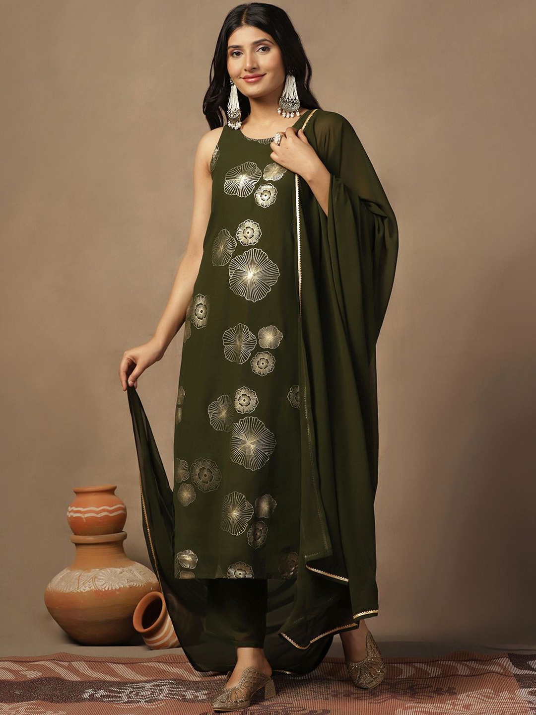 

Sangria Floral Printed Round Neck Sleeveless Kurta With Trouser & Dupatta, Green