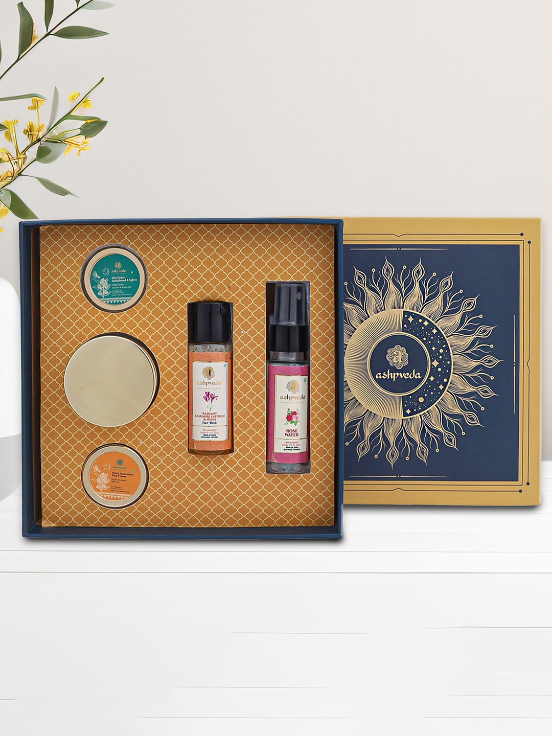 

ASHPVEDA Set Of 5 Hydrate & Shine Collection Gift Set, Transparent