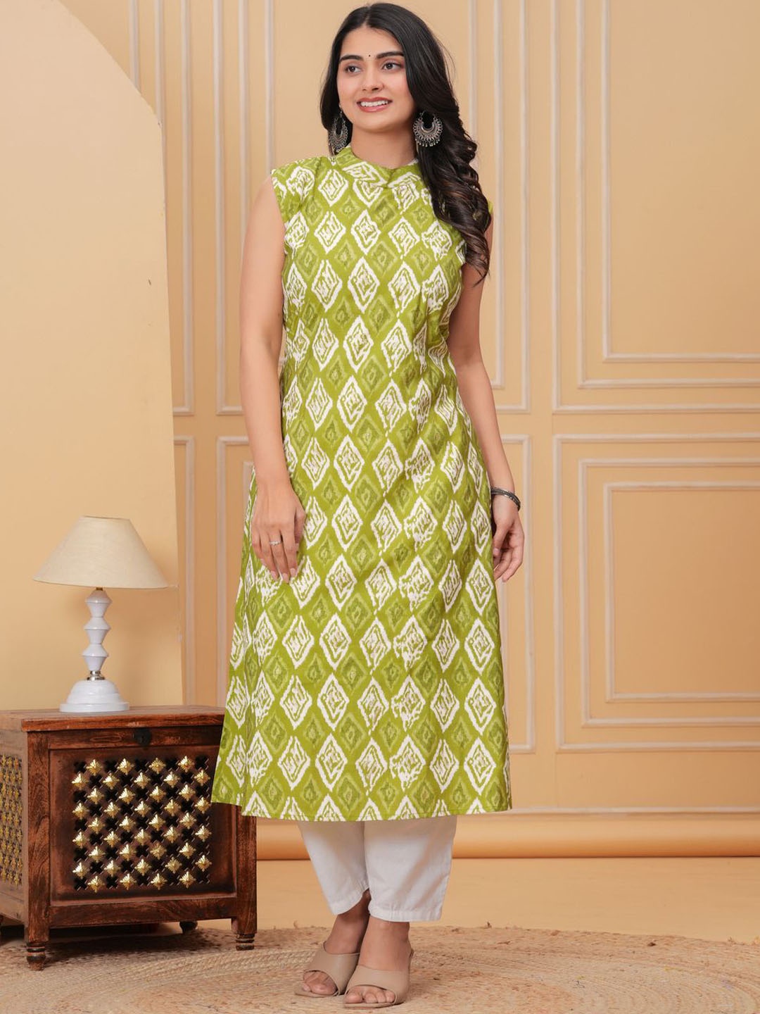 

DIVASTRI Ethnic Motifs Printed Mandarin Collar Kurta With Trouser, Green