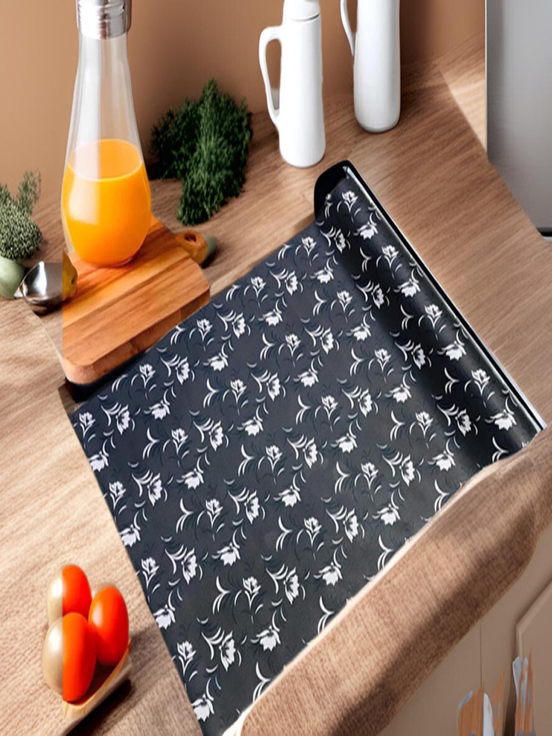 

REVEXO Black & White Printed Water-Resistant Shelf Liner