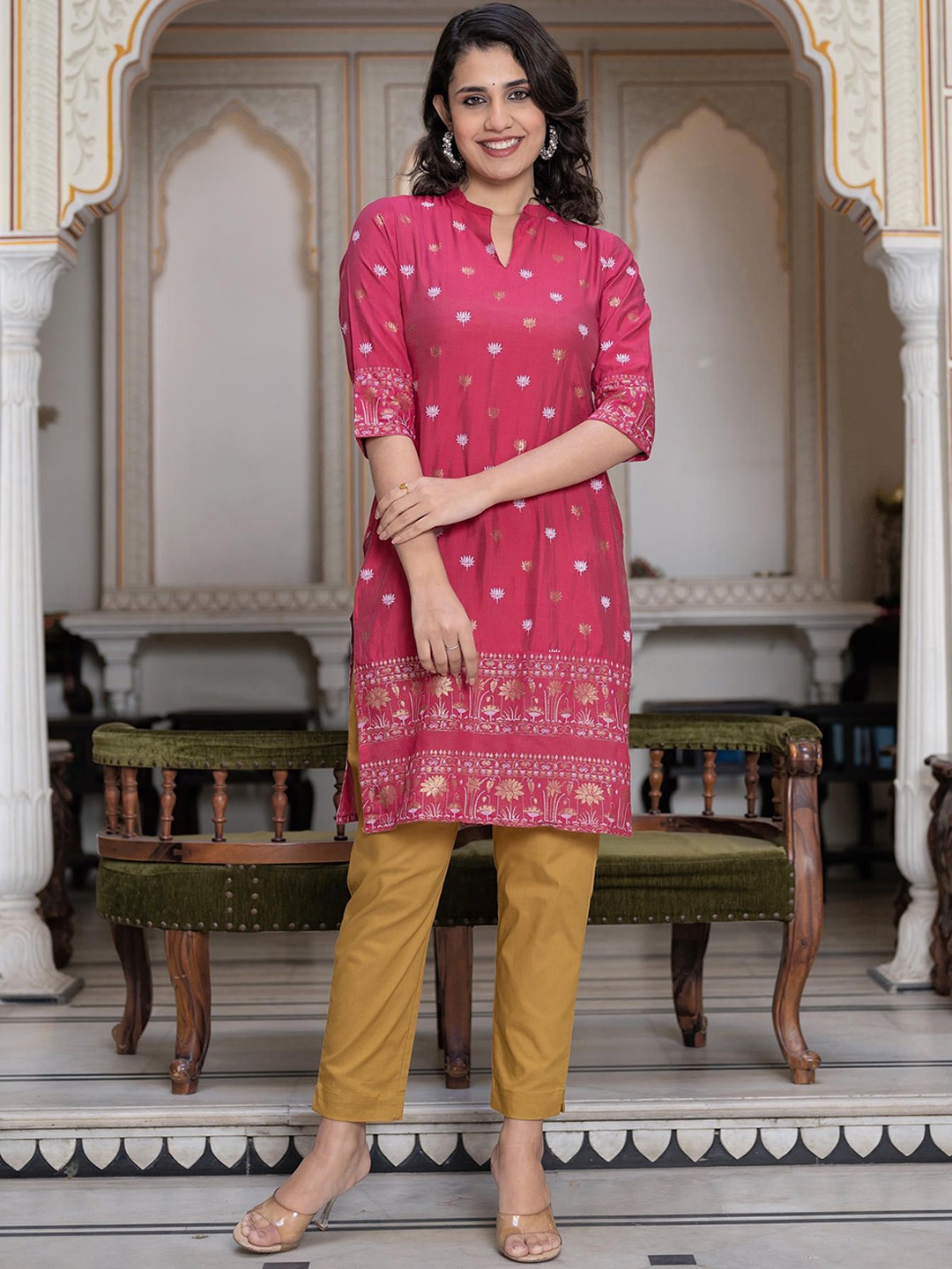 

Juniper Ethnic Motifs Printed Mandarin Collar Liva Kurta, Fuchsia