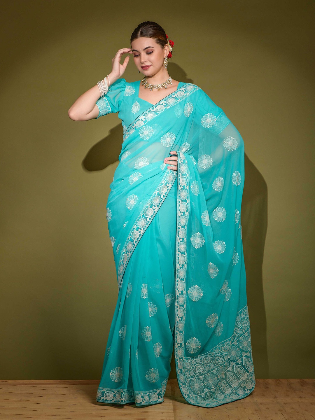 

DIVASTRI Floral Embroidered Poly Georgette Saree, Blue