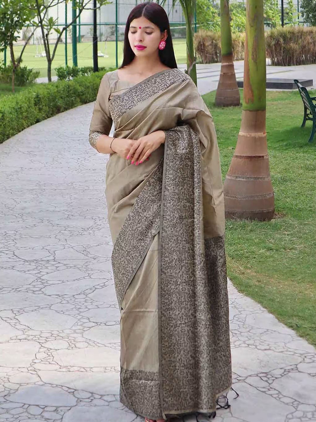 

LADY SHOPI Woven Design Pure Silk Banarasi Saree, Beige