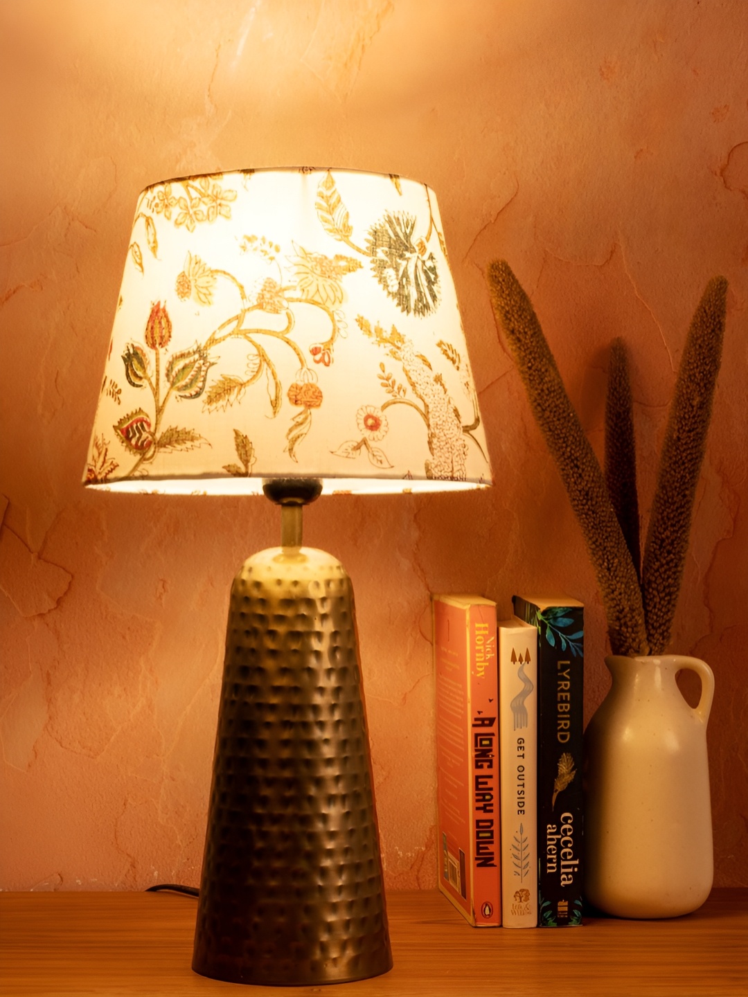 

green girgit Cream-Coloured Printed Frusturical Shaped Metal Table Lamp With Bulb