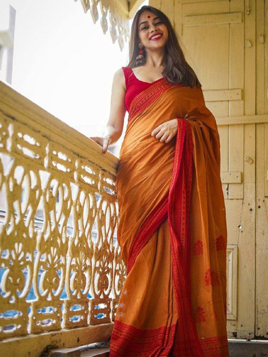 

LADY SHOPI Banarasi Saree, Yellow