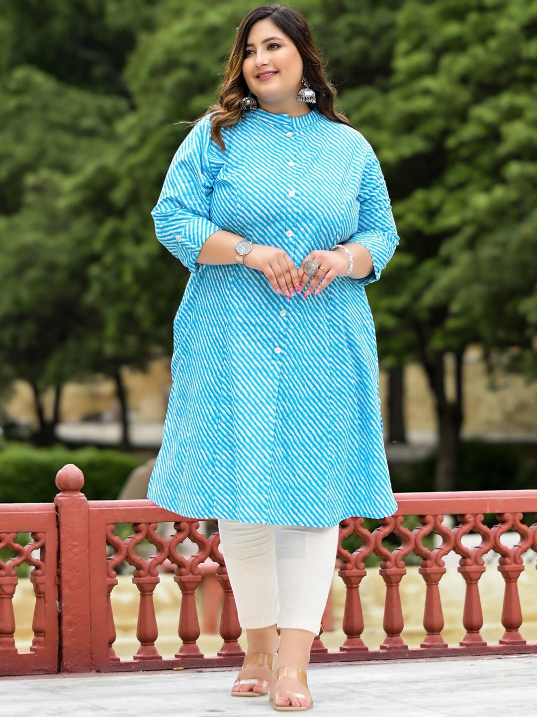 

SINSINI Plus Size Leheriya Printed Mandarin Collar Pure Cotton A-Line Kurta, Blue