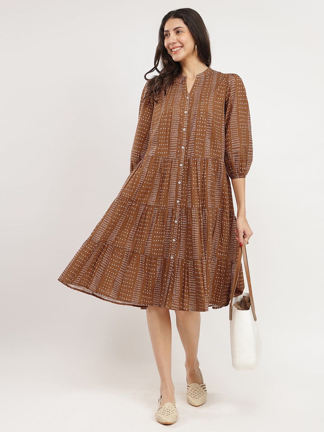 

Pink Fort Cotton Geometric Print Tiered Dress - Tan
