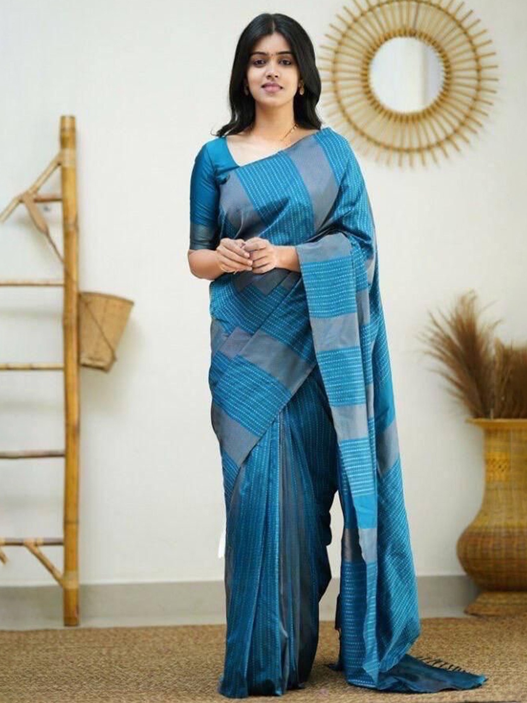 

Aika Woven Design Zari Pure Silk Banarasi Saree, Turquoise blue