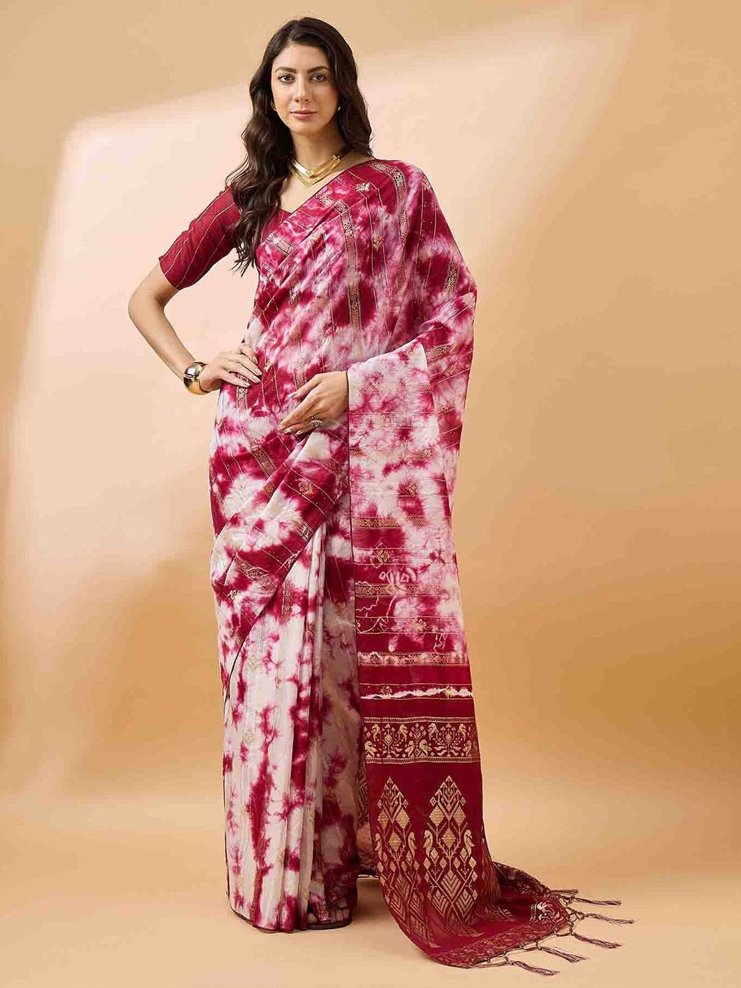 

DIVASTRI Tie & Dye Printed Bandhani Saree, Magenta