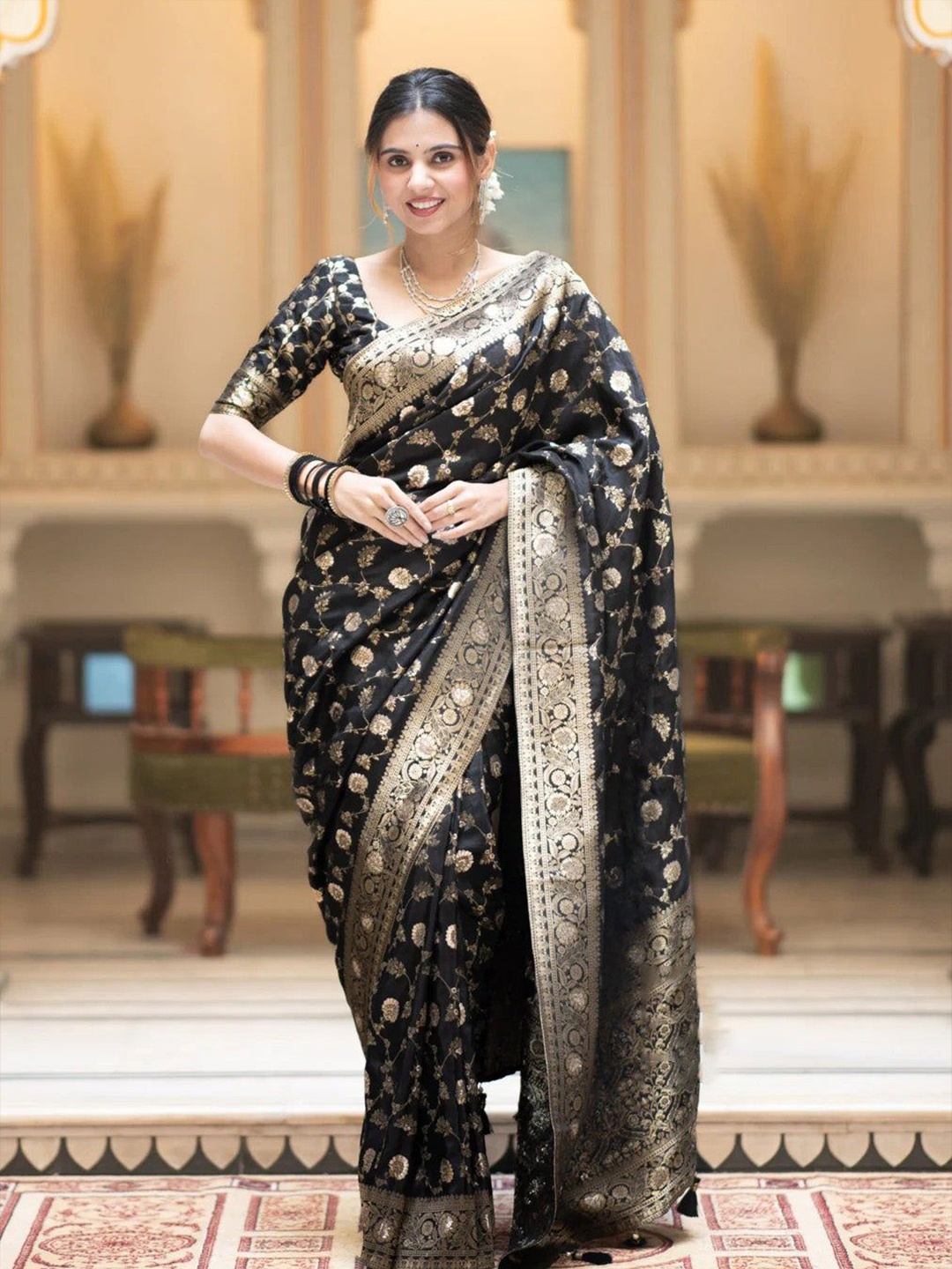 

LADY SHOPI Woven Design Zari Pure Silk Banarasi Saree, Black