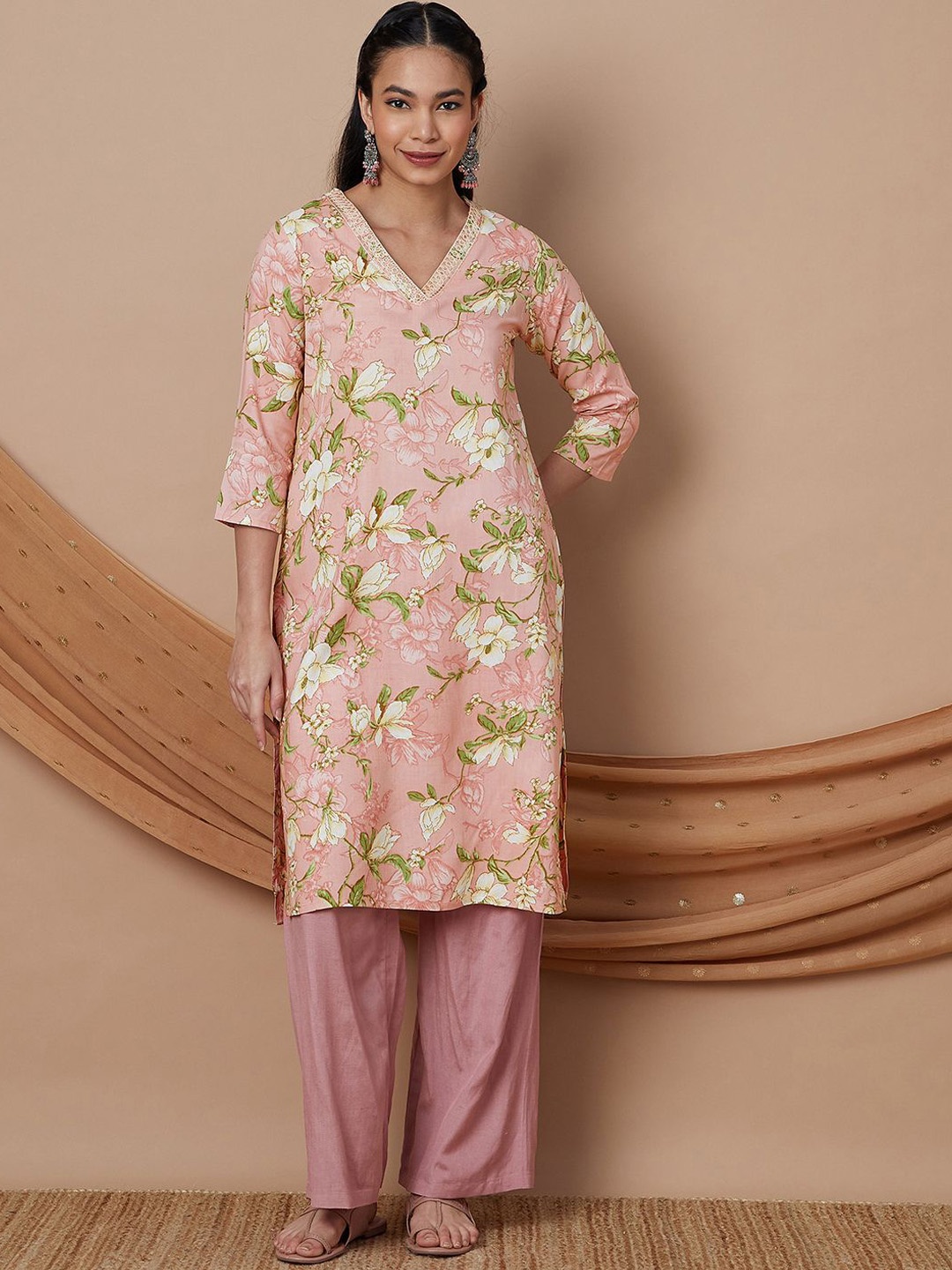 

Melange by Lifestyle Floral Printed V-Neck Straight Kurta, Pink