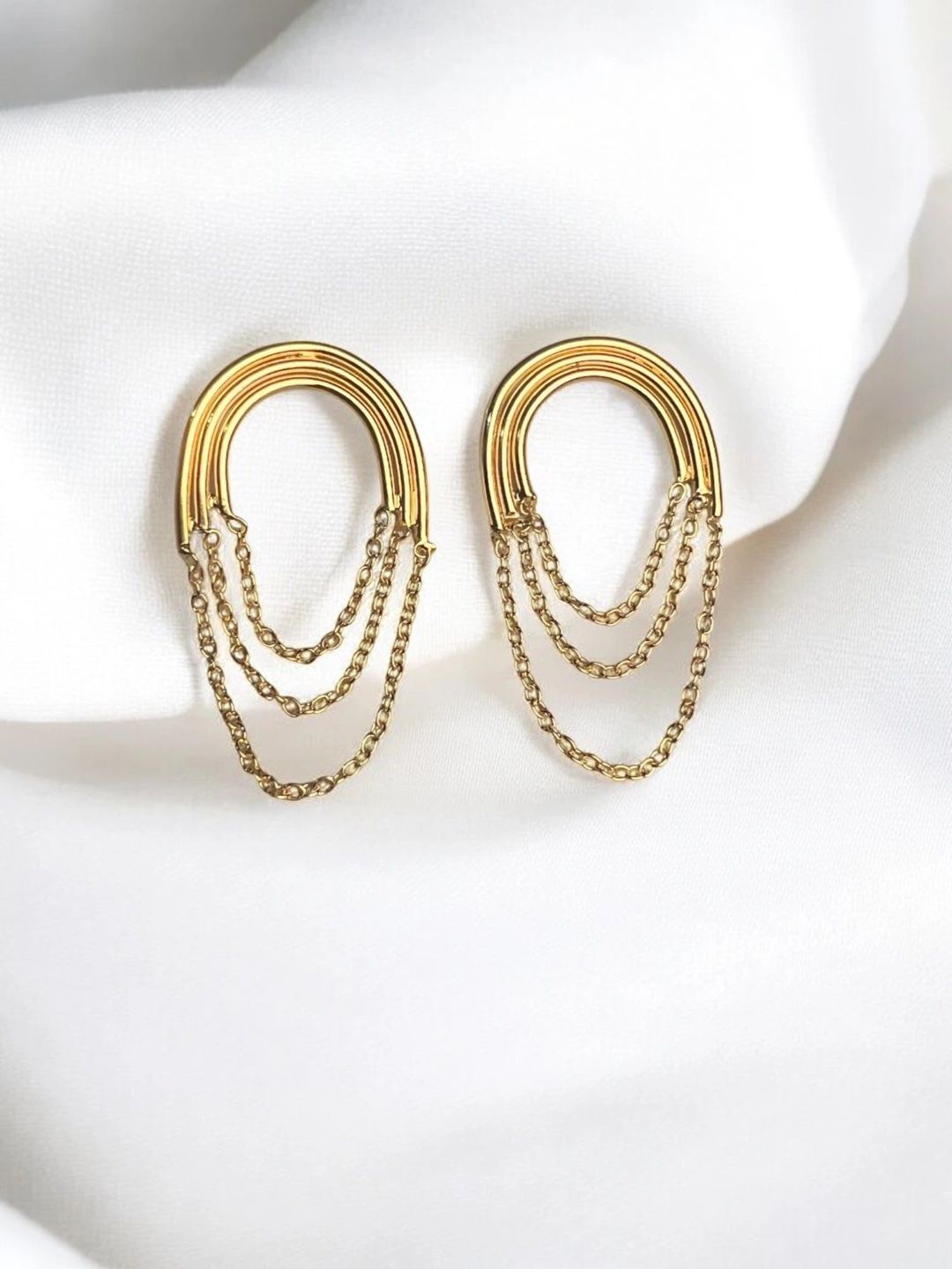 

VOGUE BY RITU Gold-Toned Contemporary Drop Earrings