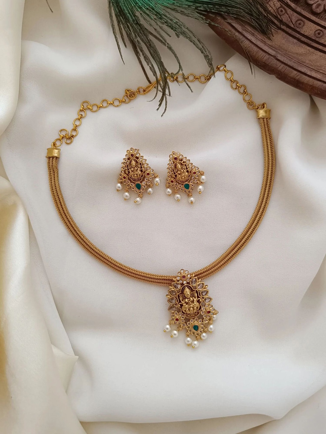 

ROFARWORD Gold-Plated Cubic Zirconia Studded & Beaded Necklace and Earrings