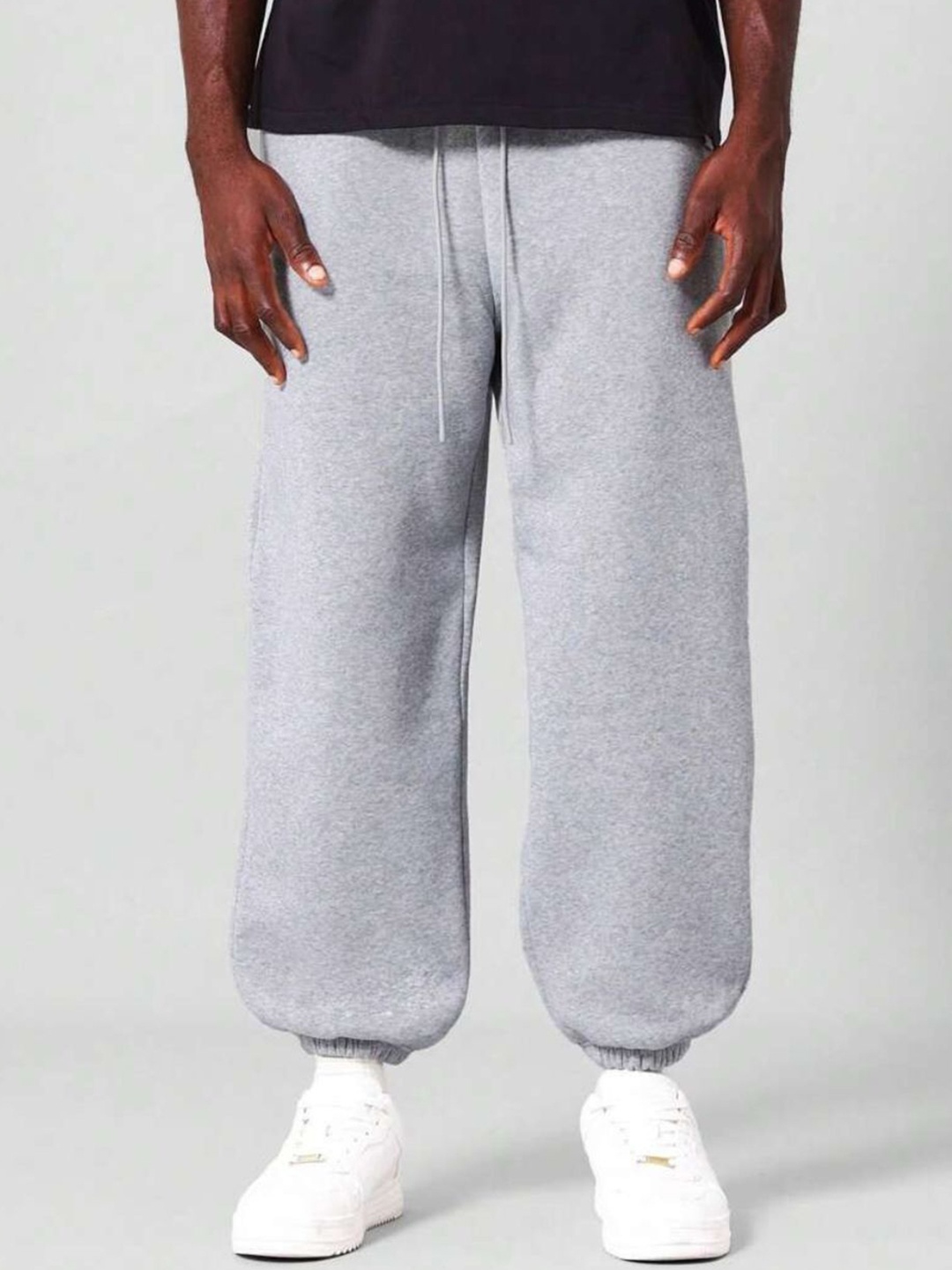 

THE BEETEL HOUSE Men Relaxed Loose Fit Easy Wash Trousers, Silver