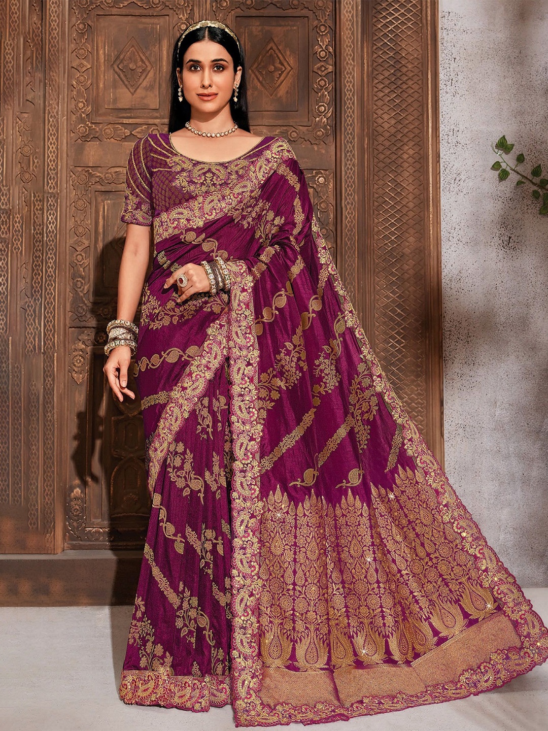

MAHALASA Ethnic Motifs Embroidered Pure Silk Handloom Saree, Purple