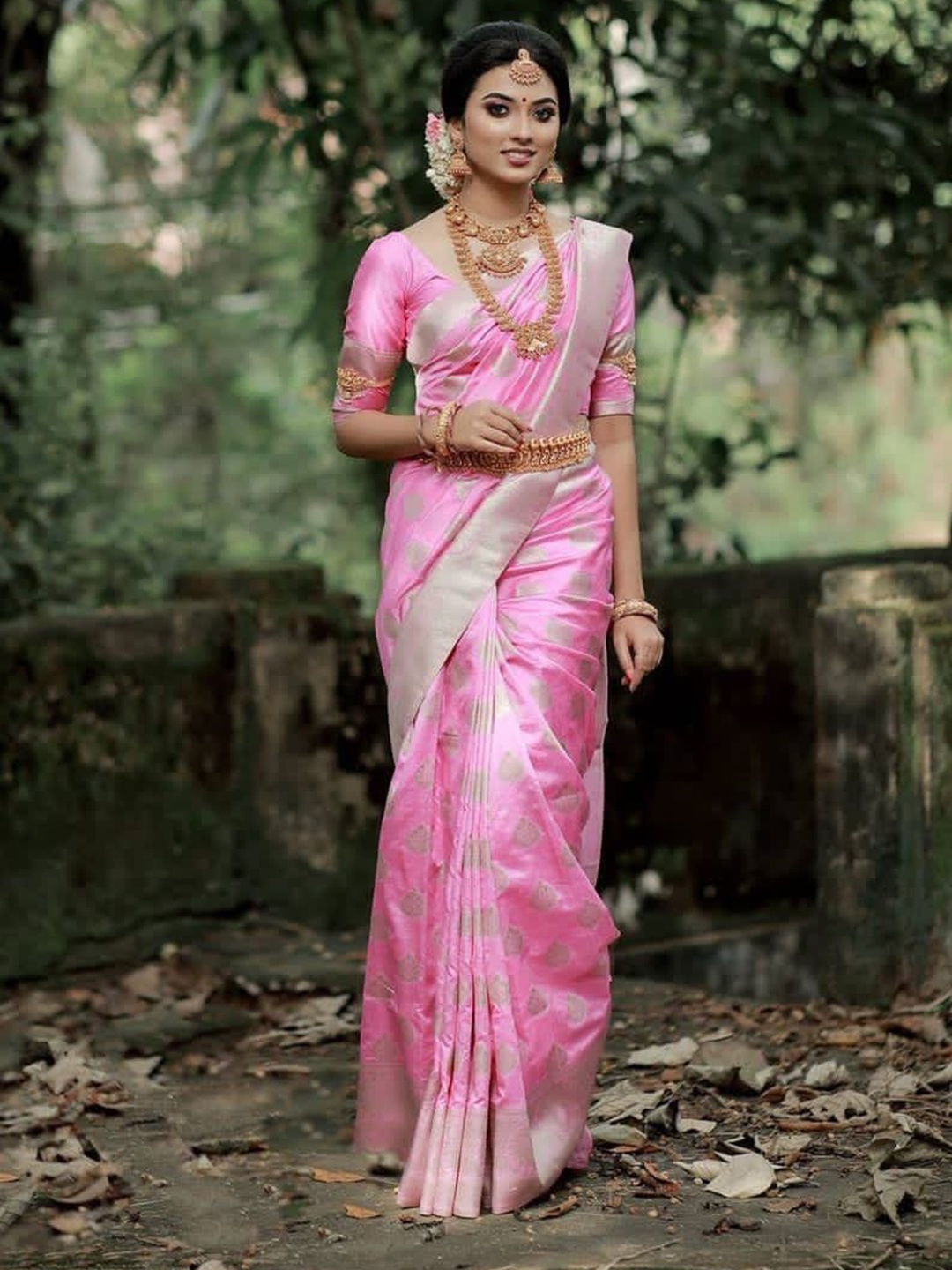 

Aika Woven Design Zari Pure Silk Banarasi Saree, Pink