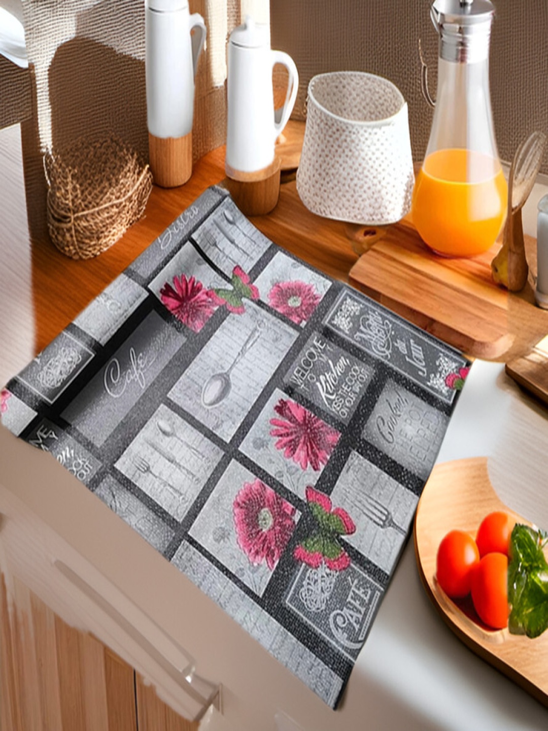 

REVEXO Grey & Black Printed Water-Resistant Shelf Liner