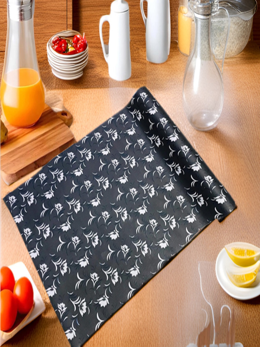 

REVEXO Black & White Printed Water-Resistant Shelf Liner
