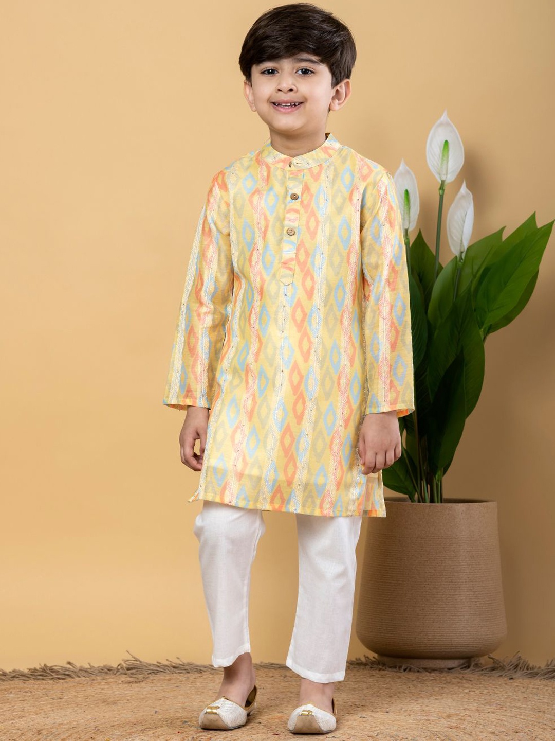 

Readiprint Fashions Boys Floral Printed Regular Chanderi Cotton Kurta with Pyjamas, Lime green