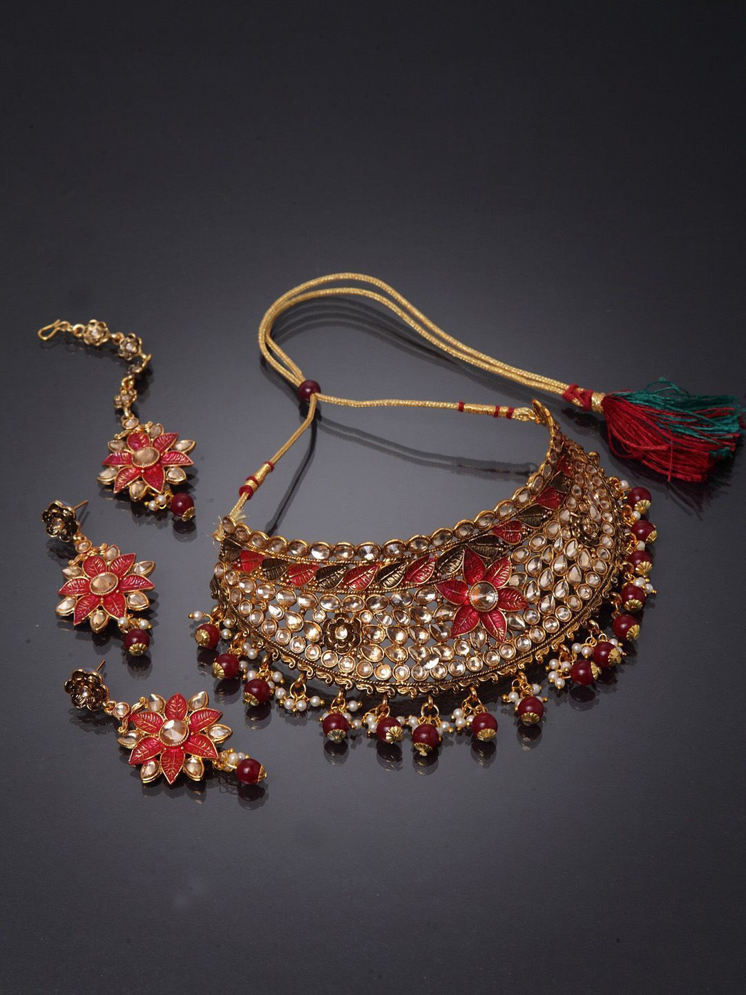 

Anouk Gold-Plated Kundan Stone Studded Jewellery Set
