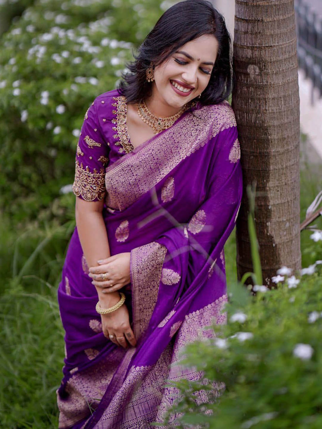 

LADY SHOPI Woven Design Zari Pure Silk Banarasi Saree, Purple