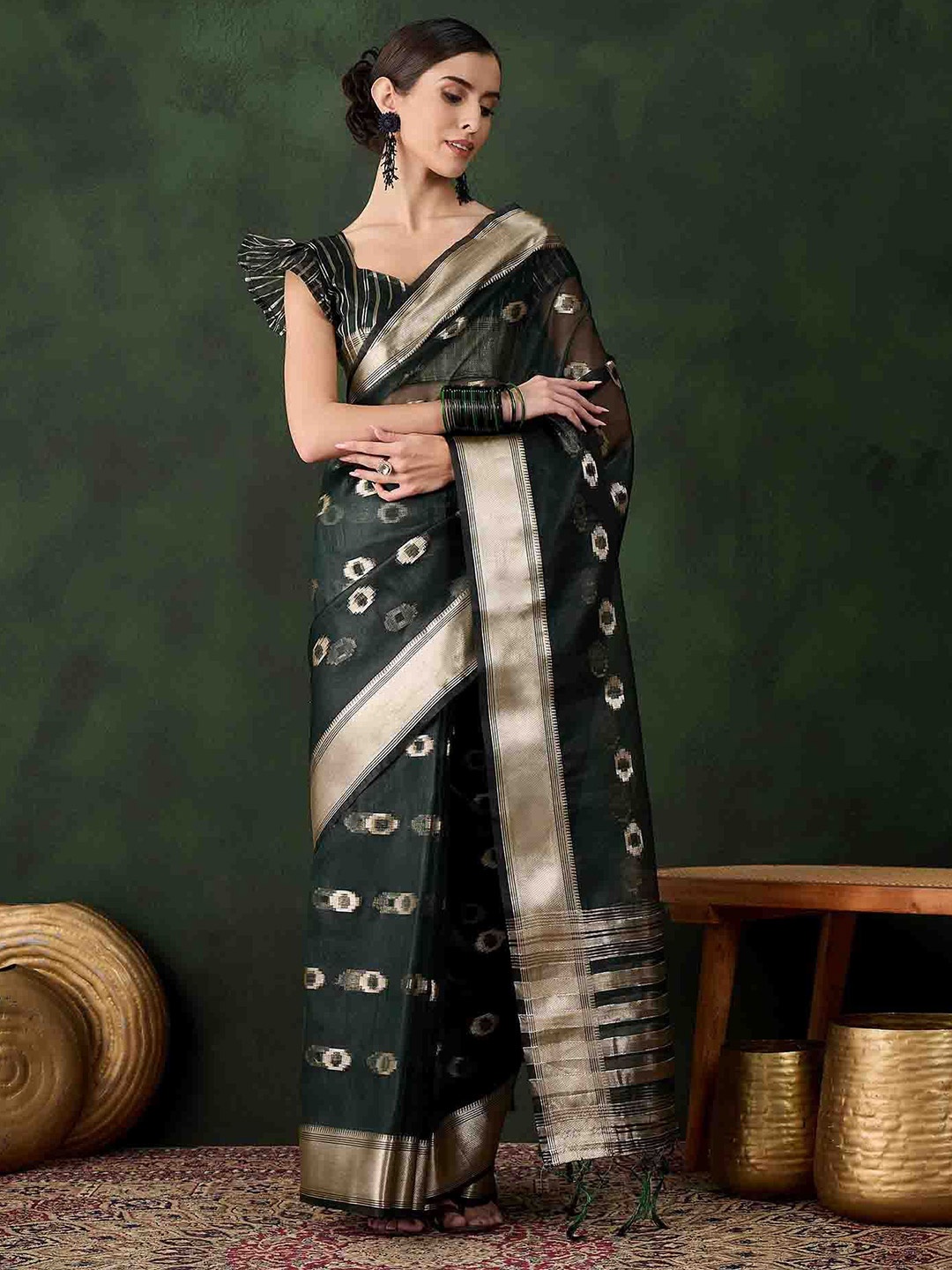 

DIVASTRI Woven Design Zari Kanjeevaram Saree, Green