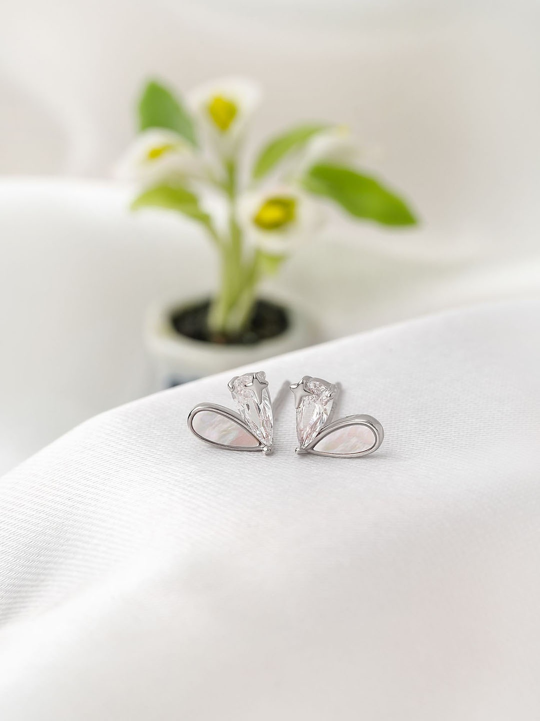 

SILBERRY Contemporary Studs Earrings, Silver