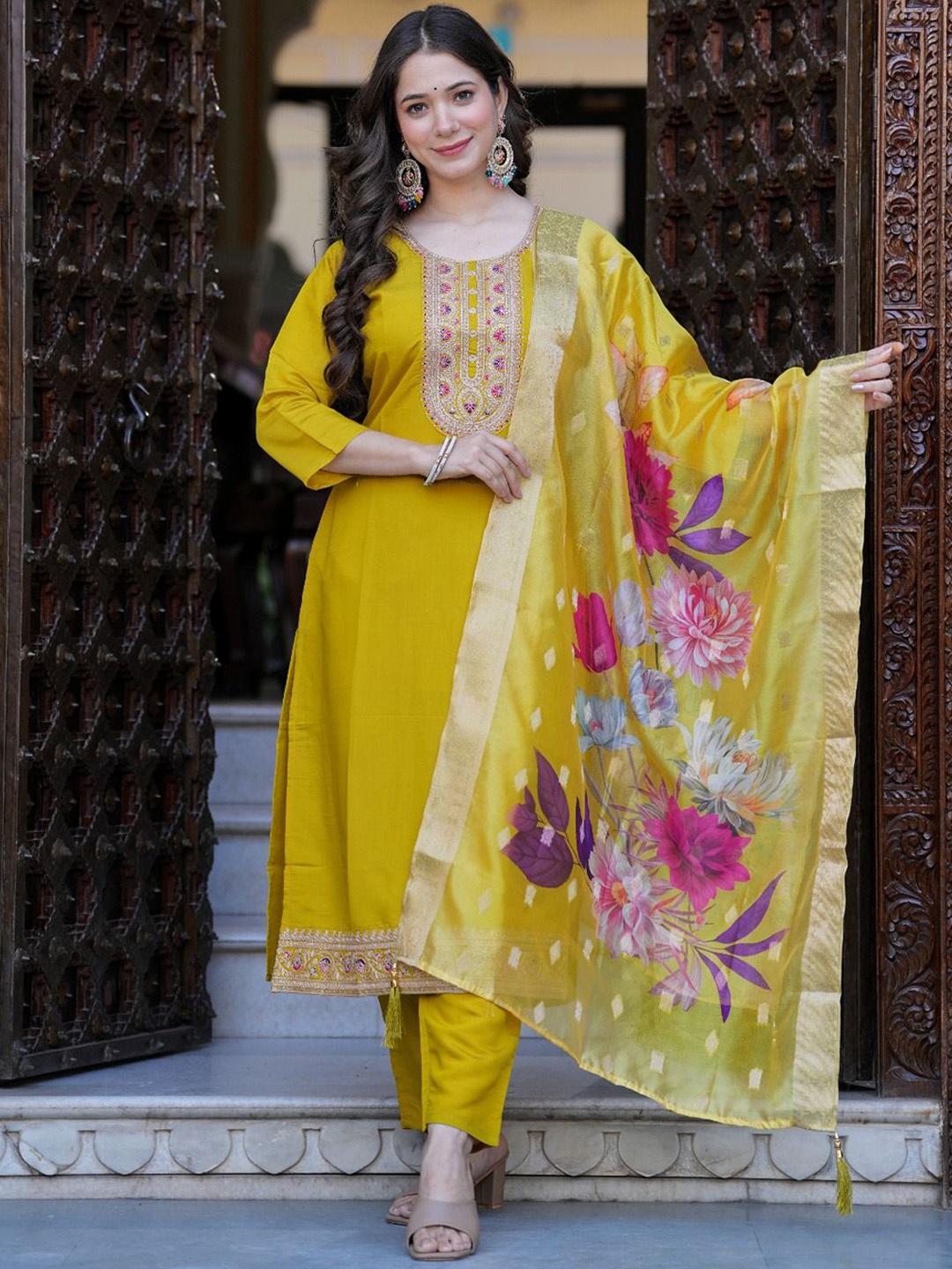 

HETVI CREATION Floral Embroidered Zari Straight Kurta With Trousers & Dupatta, Yellow