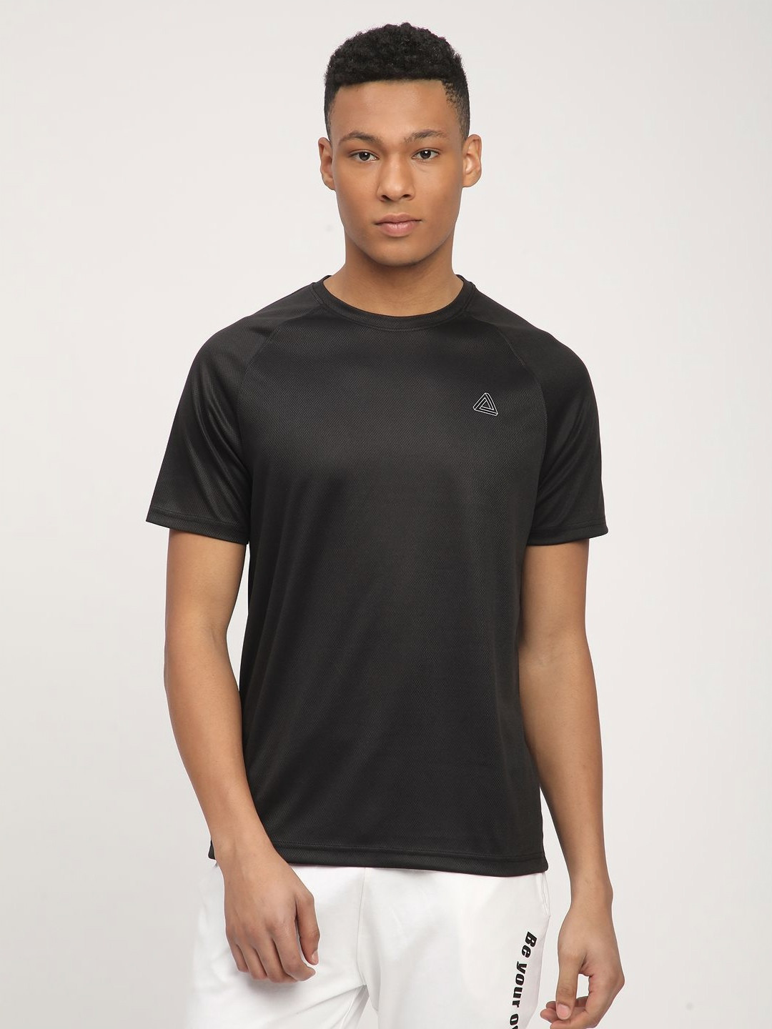 

R&B Men Solid Round Neck T-shirt, Black