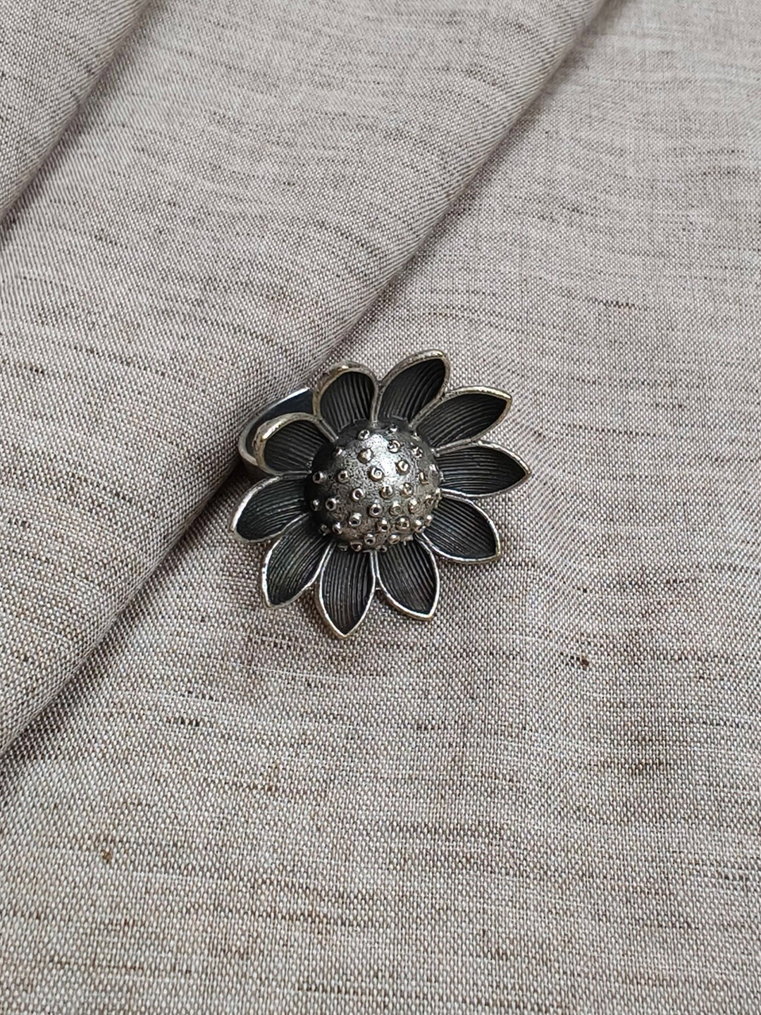 

Molcha Floral Oxidised Finger Ring, Silver